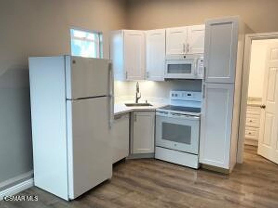 1st image of 105 Bluefield Ave #B