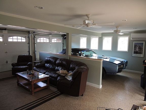 3rd image of 6307 Saddlewood Dr