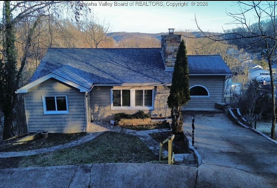 1st image of 2516 Spring St