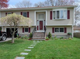 584 Hawes St, New Bedford, MA 02745