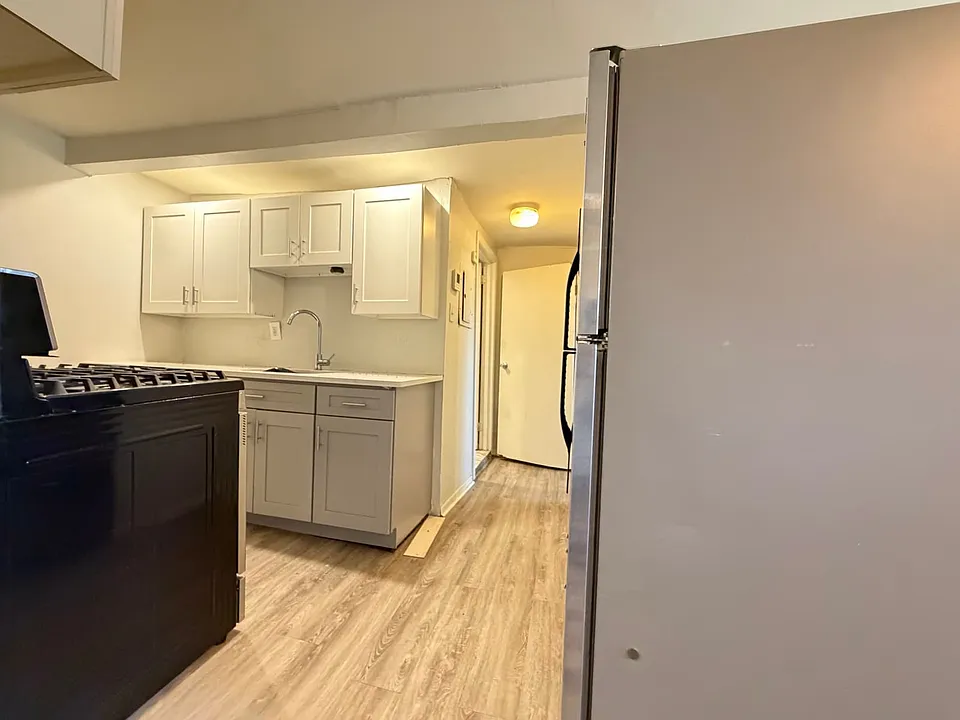 656 Ocean Ave #2F