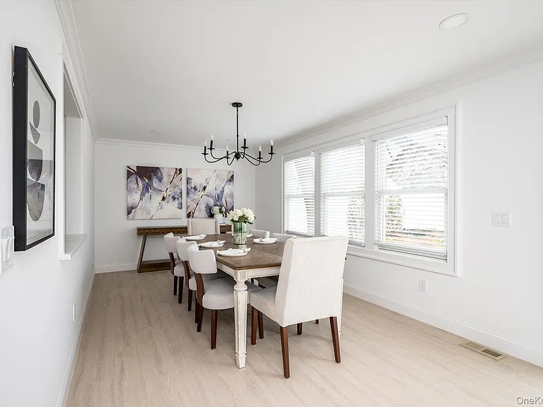 73 Stratford Rd — Photo 9