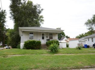 325 S 19th St, Decatur, IL 62521