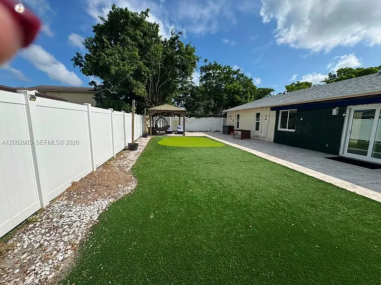 222 NW 41st Ave — Photo 16