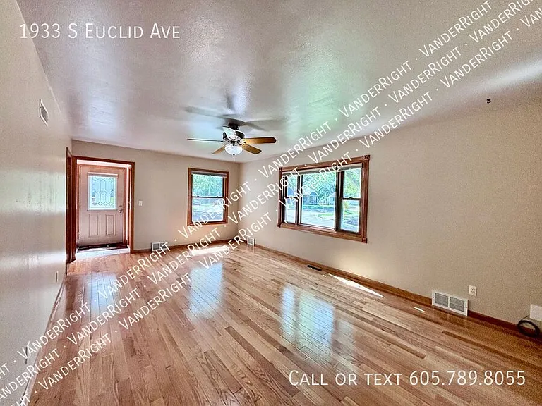 1933 S Euclid Ave — Photo 7