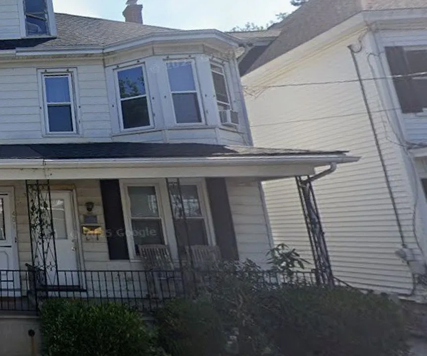 429 McCartney St