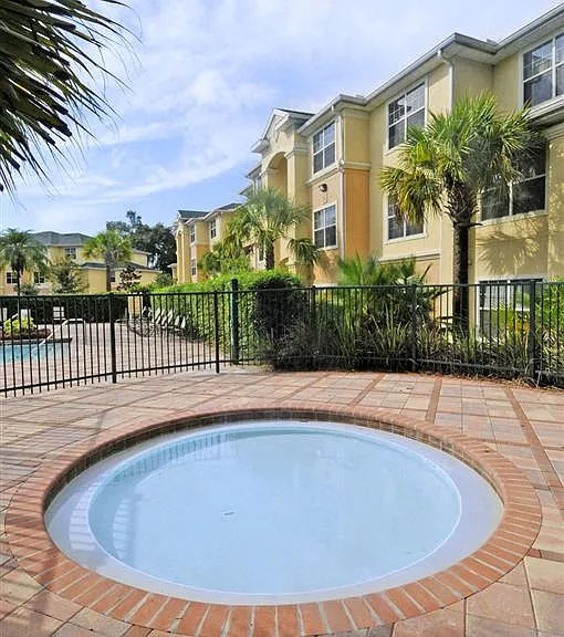 Lake Kathy Apartments — Photo 2