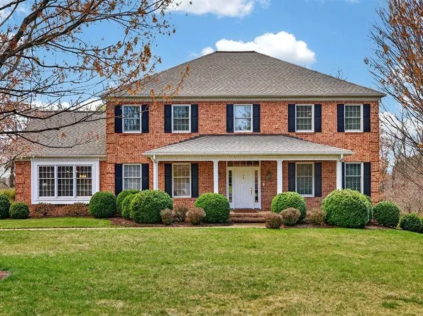 5 Trace Dr, Staunton, VA 24401