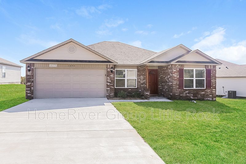 1st image of 1095 Huntington Dr
