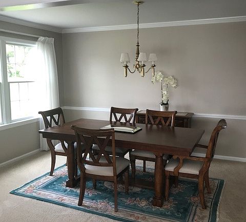 Gorgeous Bright Dining Room 
