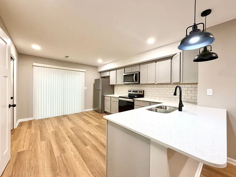 511 Glenstone Springs Dr — Photo 10
