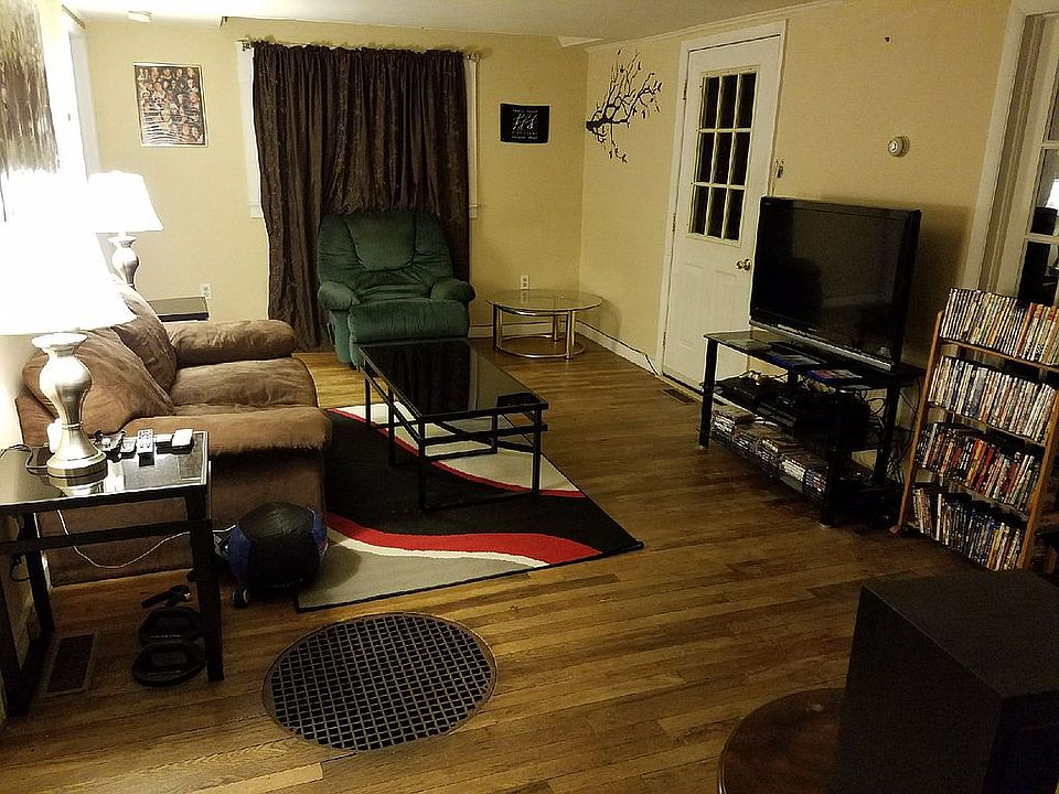 1st image of 25 Brook Ave