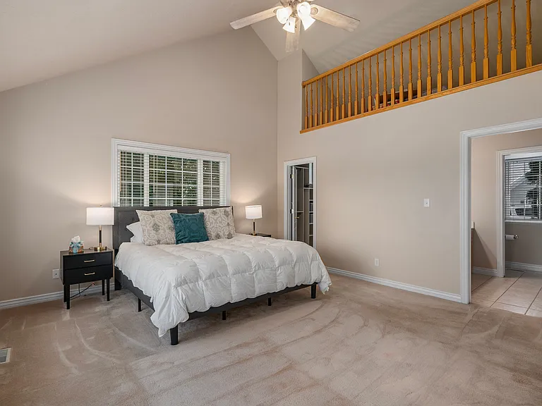 Primary Bedroom - Main Floor