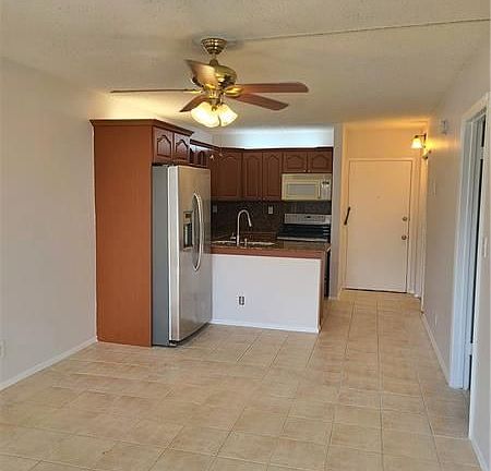 5th image of 2701 Riverside Dr APT 414-B