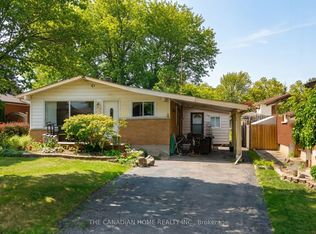 126 Lilacside Dr, Hamilton, ON L8V 2L7