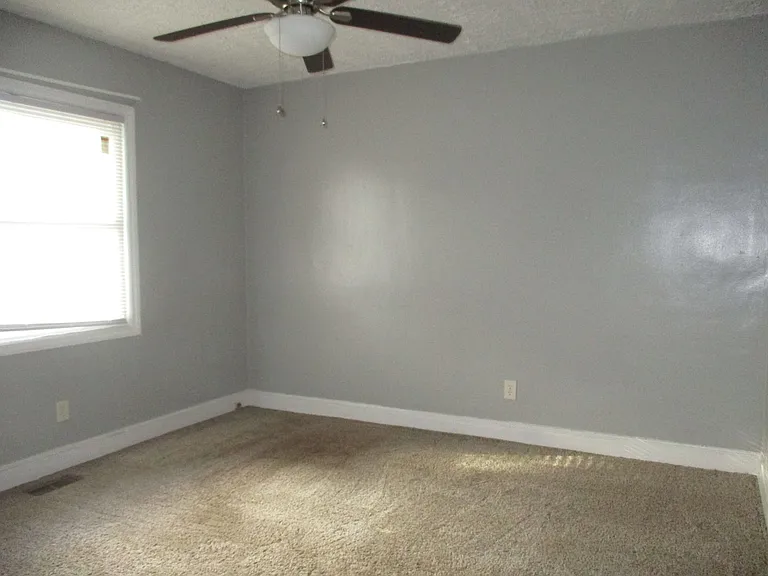 2112B Elvira St — Photo 3