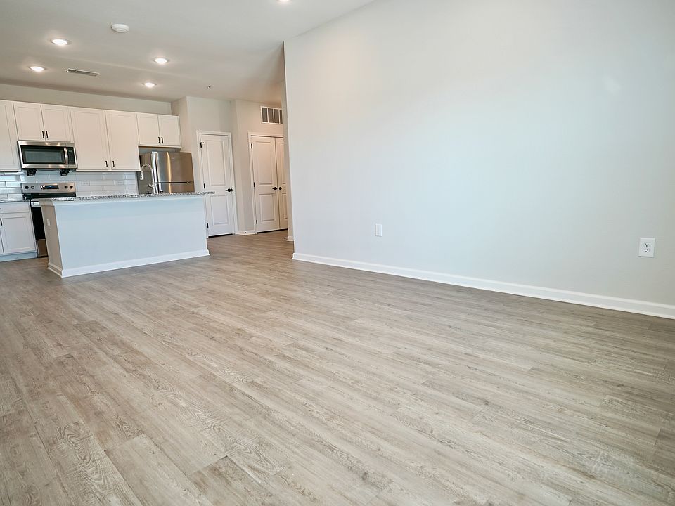 1st image of 350 Connection Blvd #2352