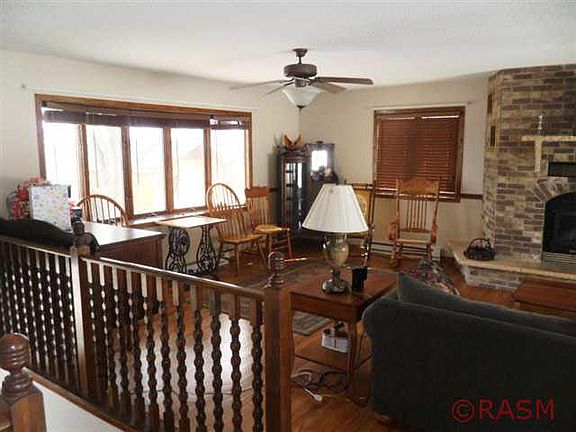 4th image of 325 N Duck Lake Ave