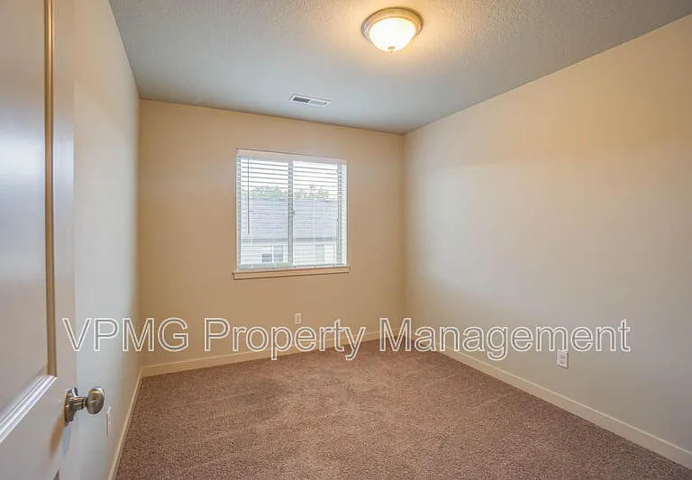 137 N 44th Pl — Photo 26