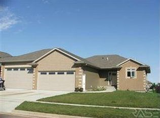 1608 S Kinderhook Ave, Sioux Falls, SD 57107