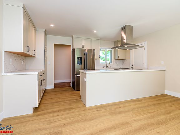 5th image of 1336 Antonio Ln