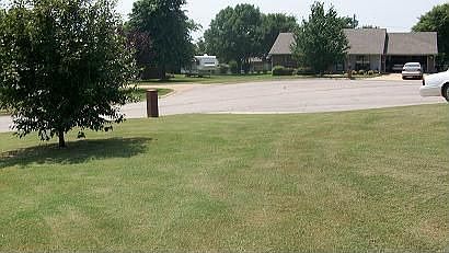 3rd image of 721 Lisa Lane Cir