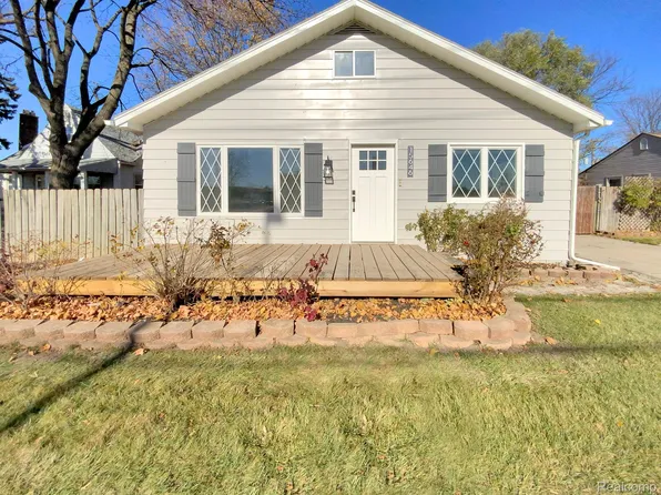 15646 Goddard Rd, Allen Park, MI 48101