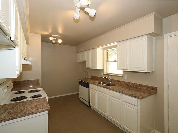 2nd image of 127 Halifax Dr