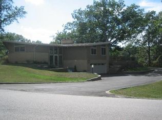1701 Lakewood Dr, Moberly, MO 65270
