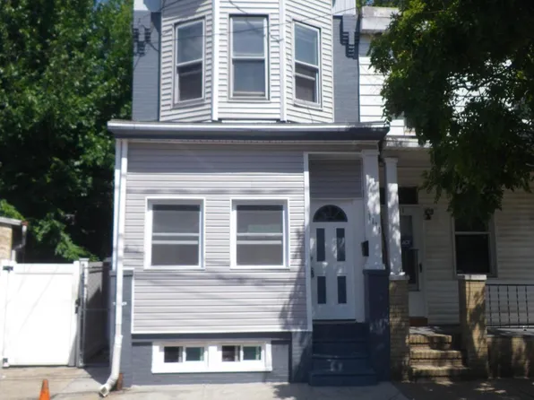 1111 Mechanic St, Camden, NJ 08104