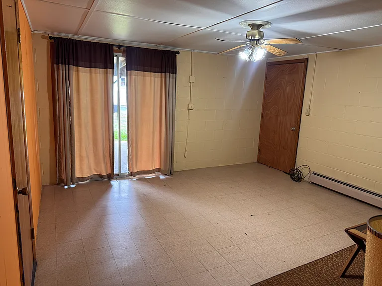 Basement Bonus Room 2/2