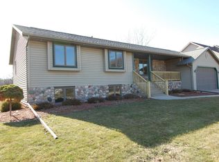 1137 Edgewood Rd, Kewaskum, WI 53040