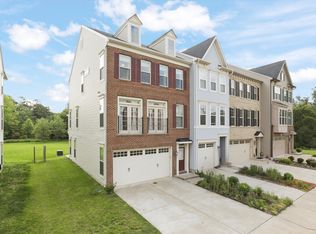 25308 Arrowroot Ter, Chantilly, VA 20152