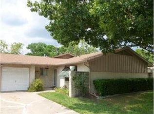 2425 W Rochelle Rd, Irving, TX 75062