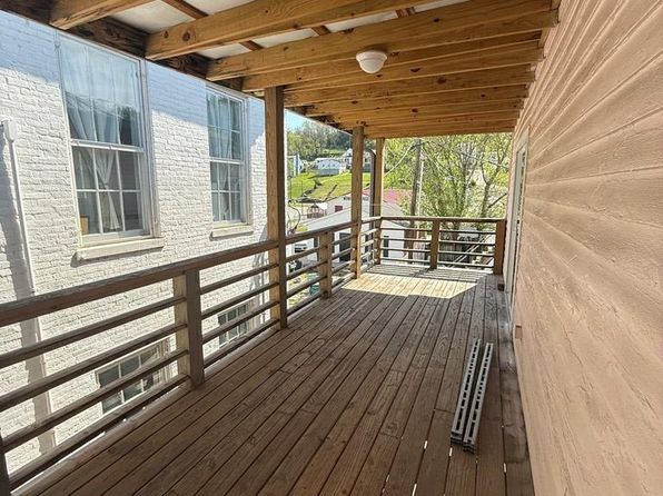 206 E 3rd St, Maysville, KY 41056