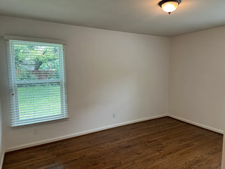 1201 W Lovers Ln — Photo 23