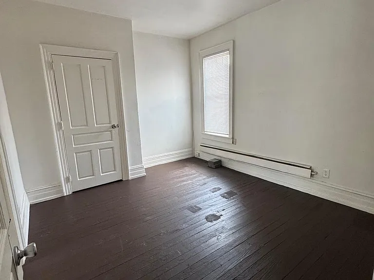 668 E Market St #2 — Photo 2