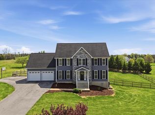 554 Cherry Hill Farm Dr, Kearneysville, WV 25430
