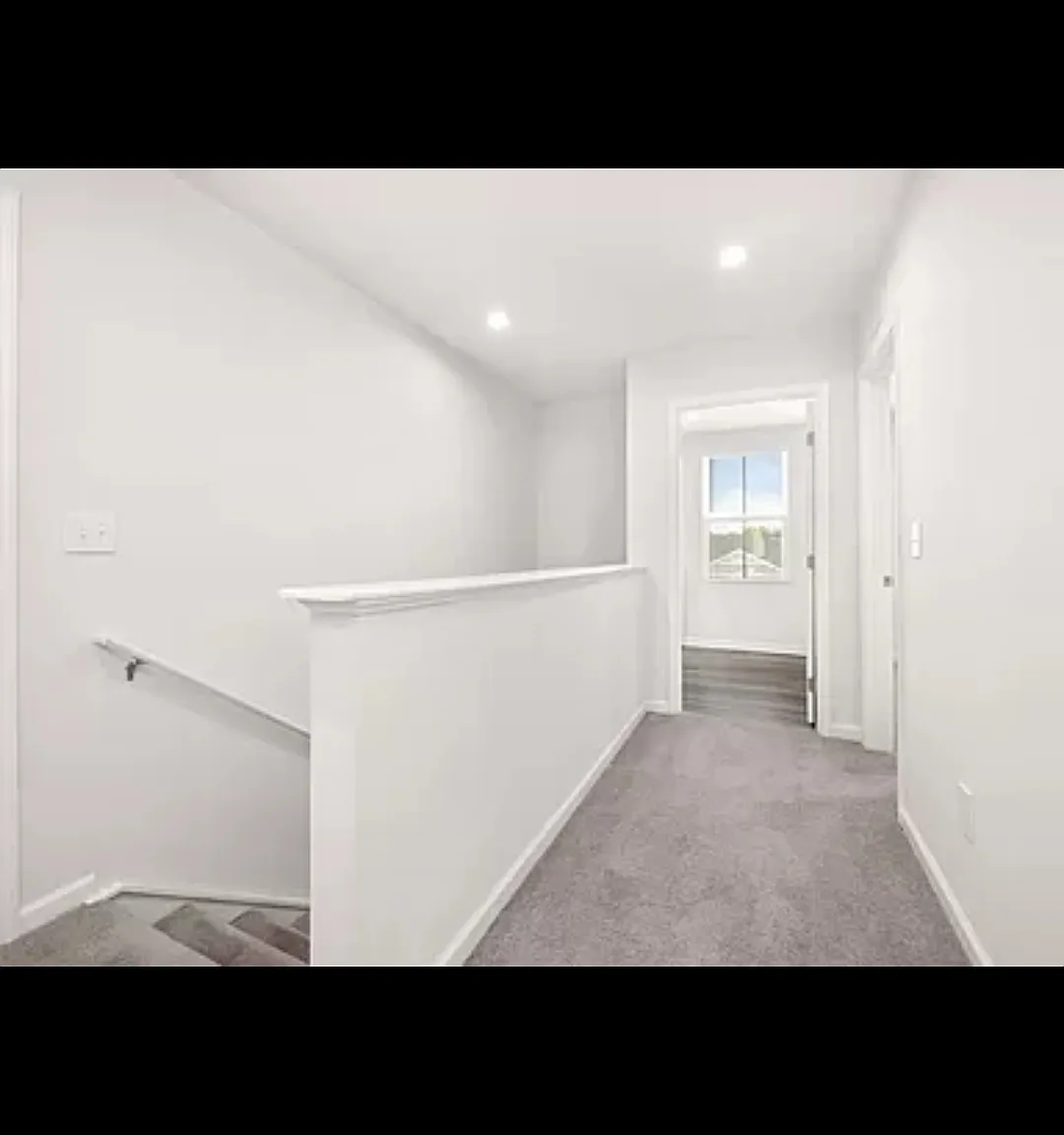 3 bed, 2.5 bath, 1471 sqft, $2,000 — Photo 2