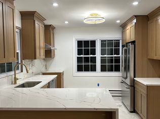 512 Lloyd St #2, Ridgefield, NJ 07657