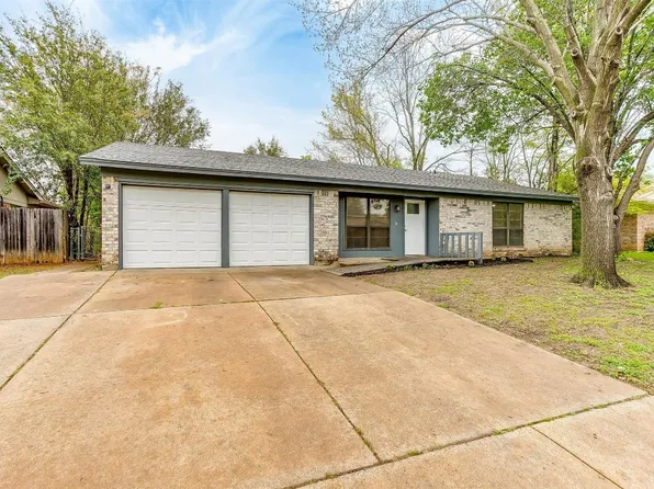 809 Chaparral Ln, Arlington, TX 76012