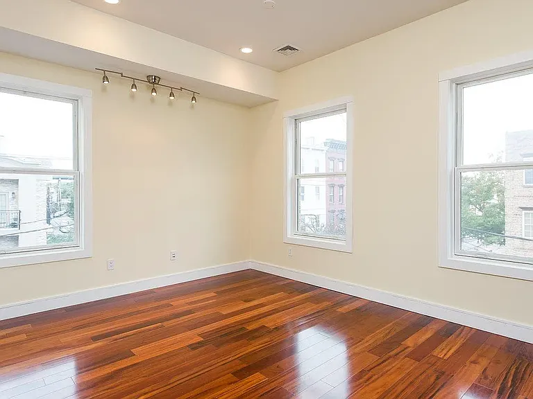 357 3rd St #2 — Photo 3