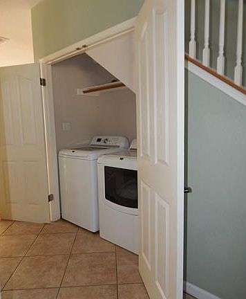 5th image of 308 N Carriage Hills Dr