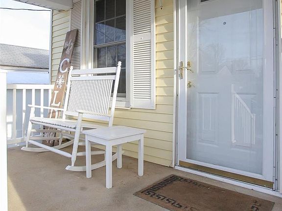 4th image of 262 Pardella Ave