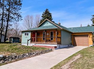 915 Elm St, Frankfort, MI 49635