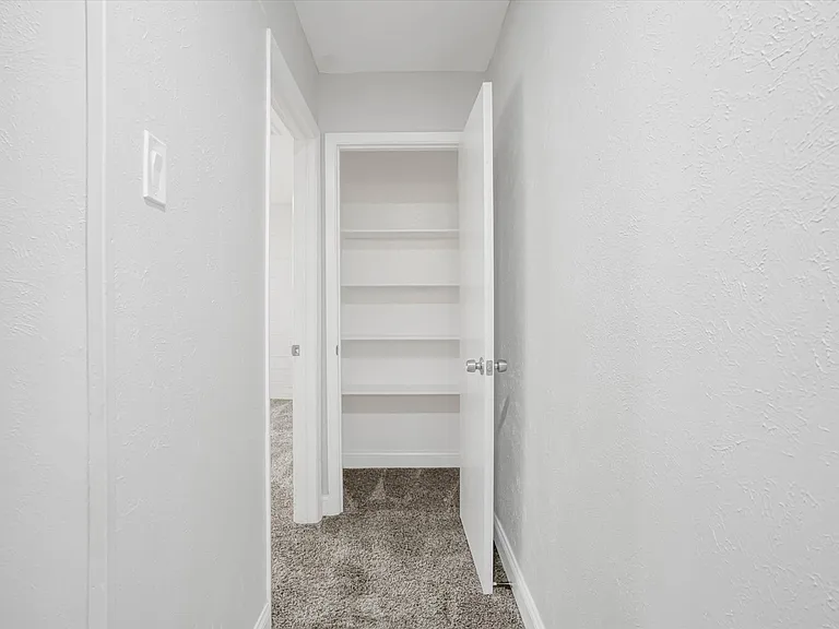 2203 Sheraton Dr — Photo 23