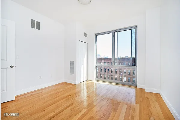 Rented by Citi Habitats | media 30