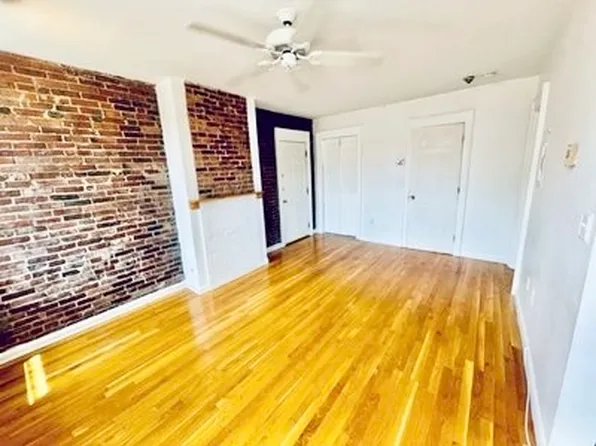 13 Thacher St APT 3, Boston, MA 02113