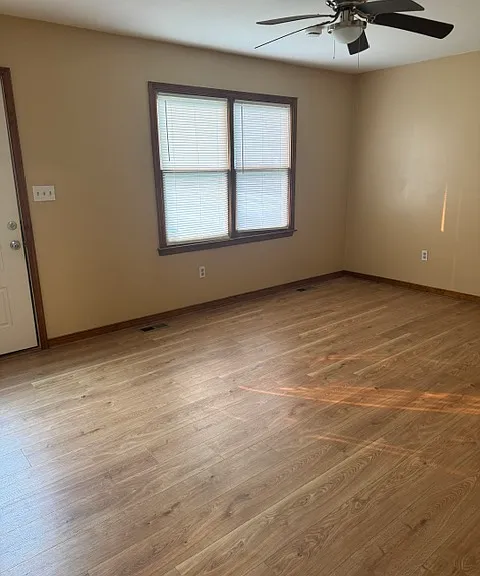 25203 Walkers Landing Ct — Photo 17