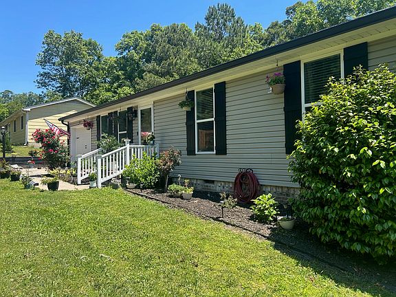 3rd image of 391 Oak Tree Rd